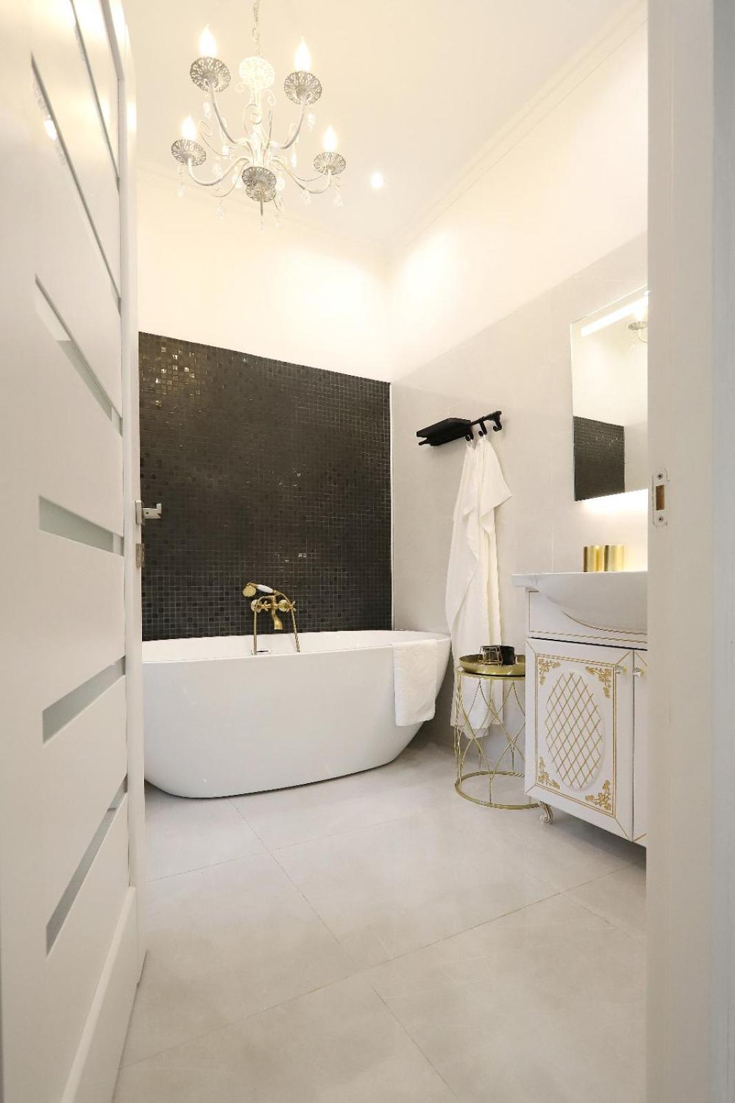 Central Luxury Apartments Oradea Bagian luar foto