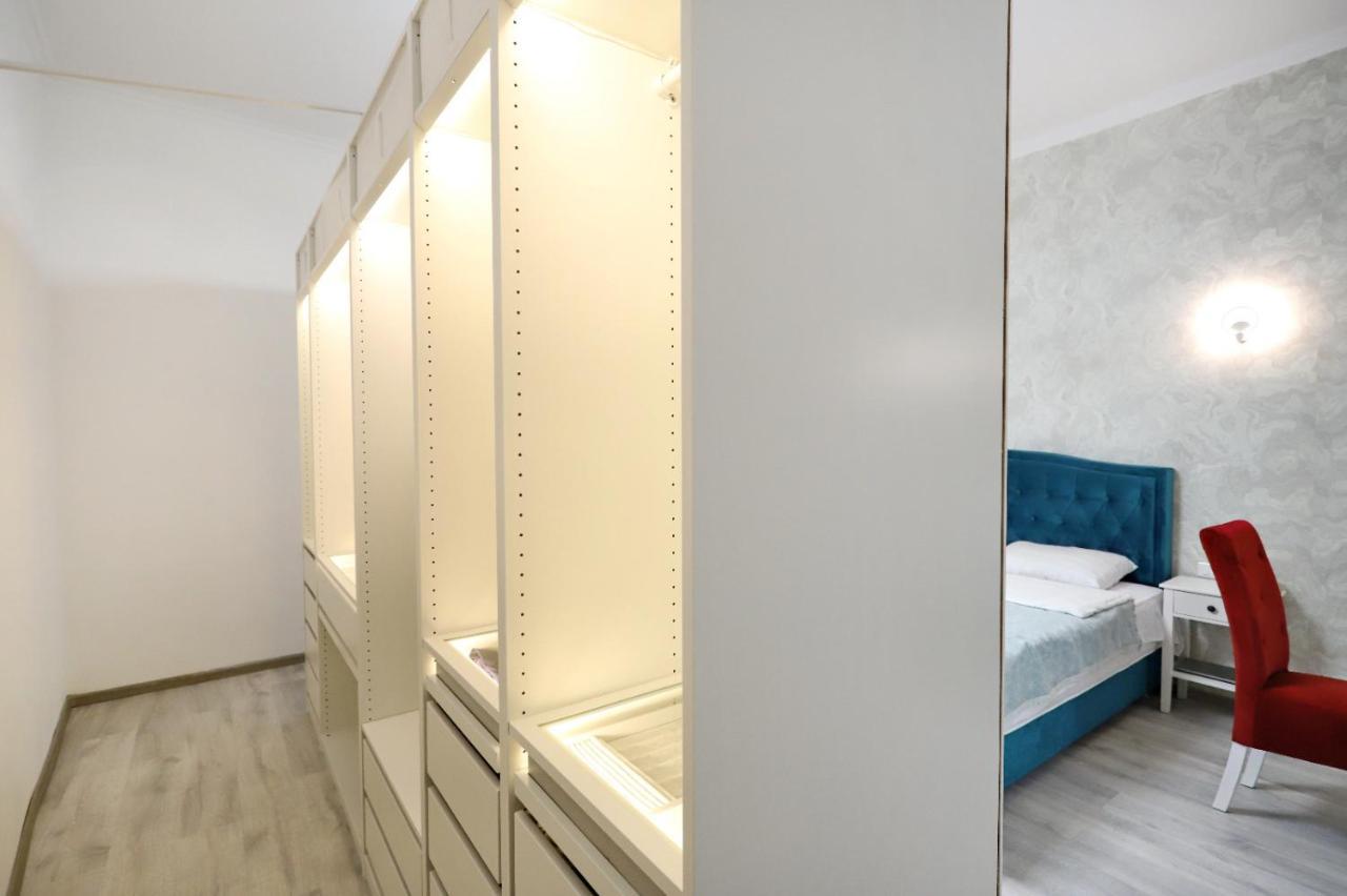 Central Luxury Apartments Oradea Bagian luar foto