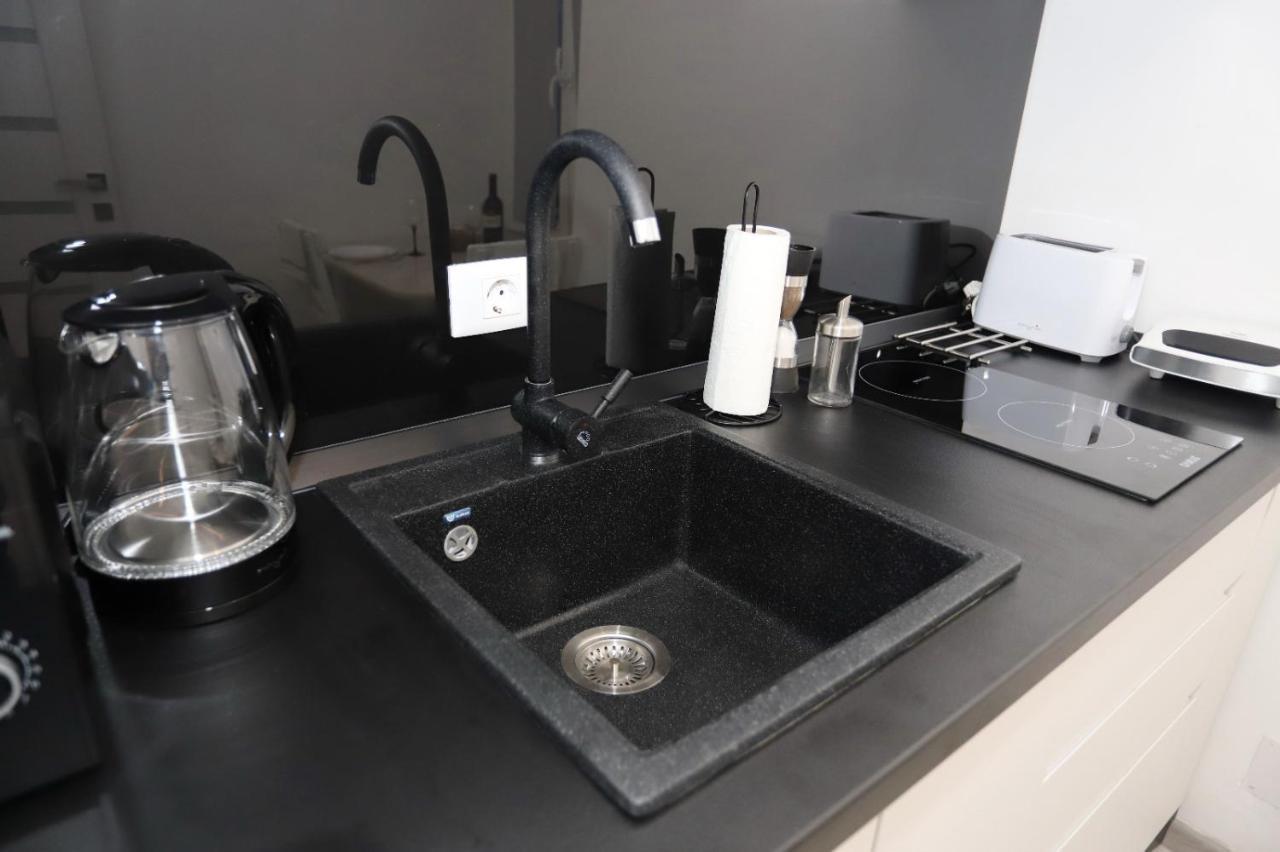 Central Luxury Apartments Oradea Bagian luar foto