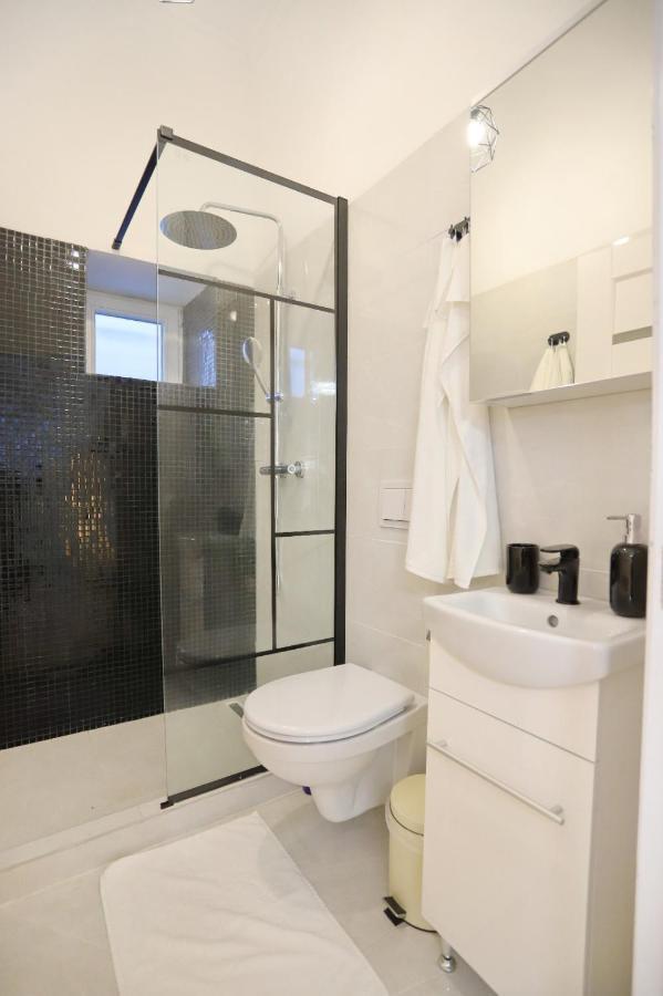 Central Luxury Apartments Oradea Bagian luar foto