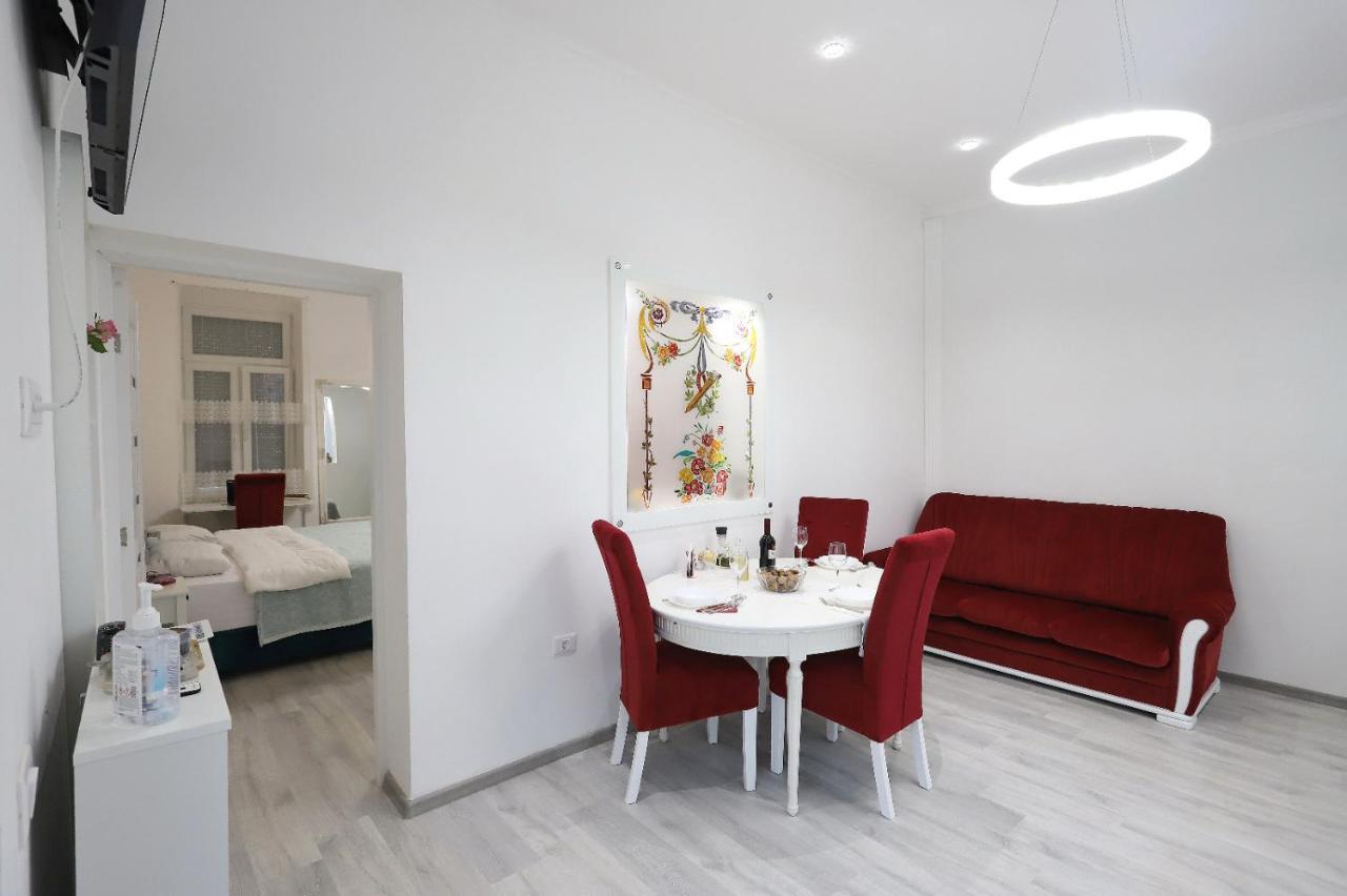 Central Luxury Apartments Oradea Bagian luar foto