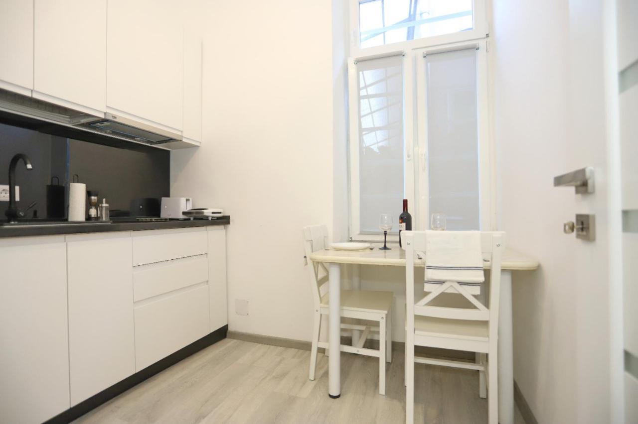 Central Luxury Apartments Oradea Bagian luar foto